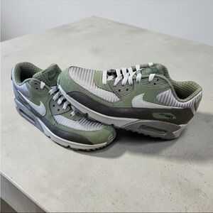 Nike Air Max 90 “Carbon Green”